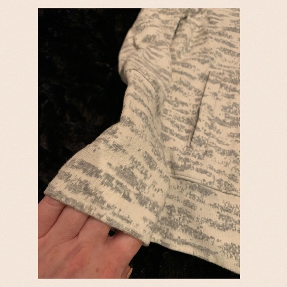 ZYIA Jacket - Zip Up - Pockets - Never Worn - Size Medium - Picture 4 of 8